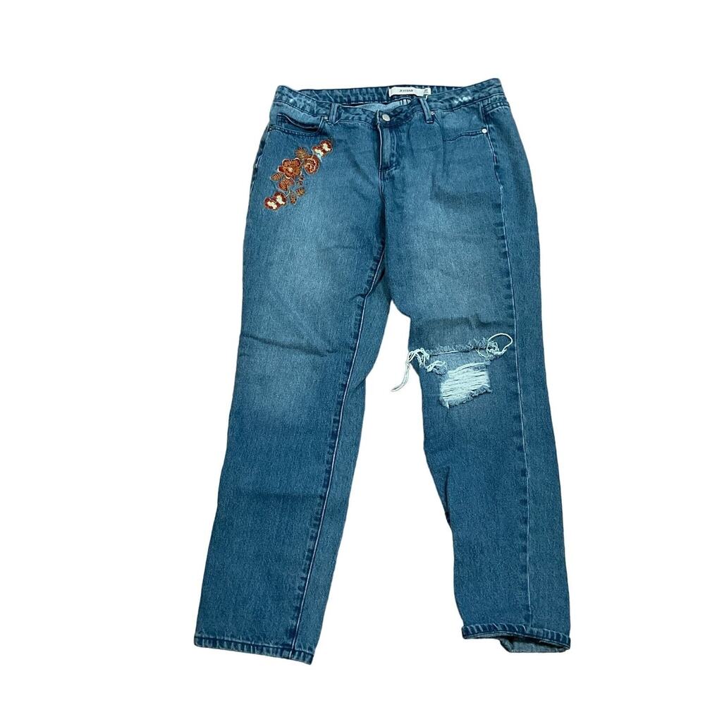 JUSTFAB Jeans Woman's  Floral Embroidered Distressed Denim‎ Blue Jeans Size 28